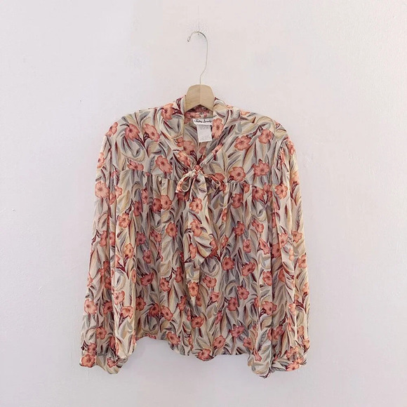 Vintage Lady Jennifer Ascot Bow Blouse Long Sleeve Floral Hawaiian - Picture 2 of 7